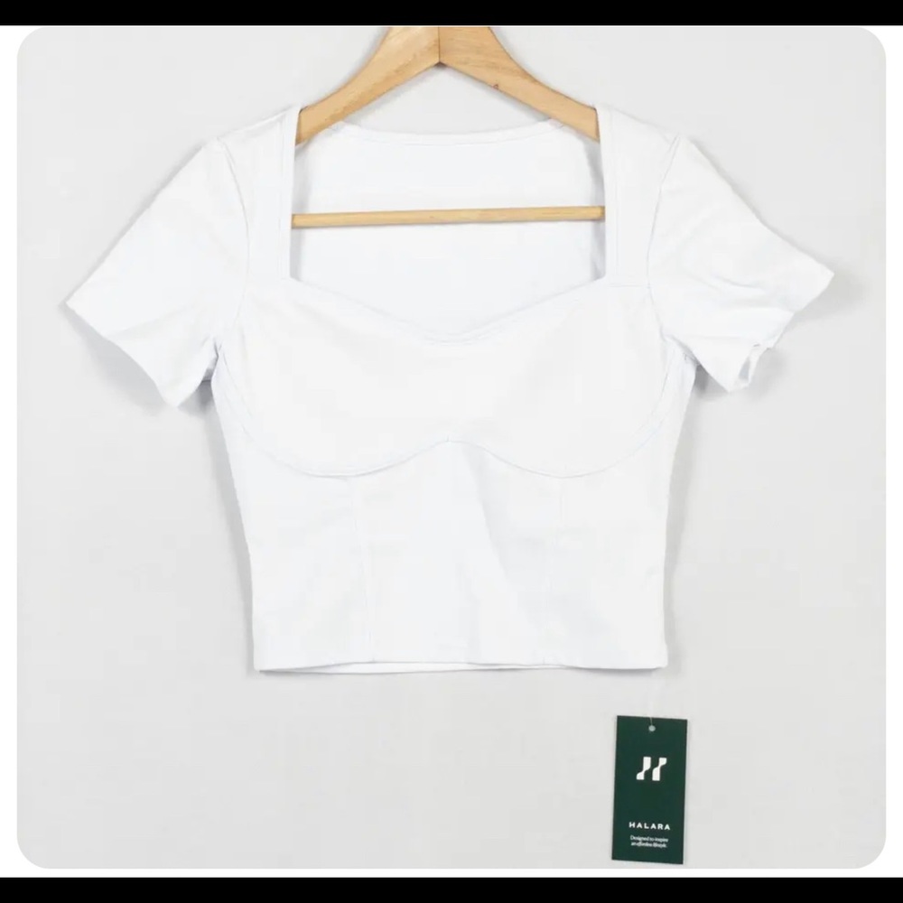 Halara Active Crop Top Womens Sz Small White Short Sleeve Built In Bra Padded